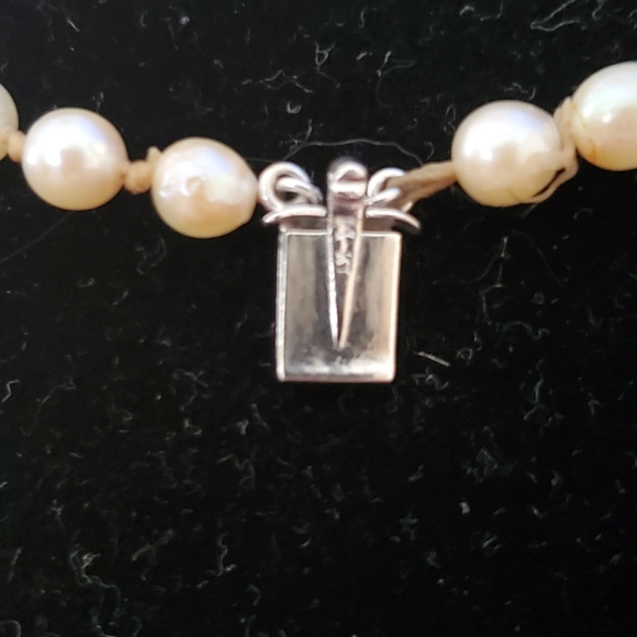 Pearl Necklace w/ Wht Gold Clasp 16" 1960s Vintage - Picture 8 of 10